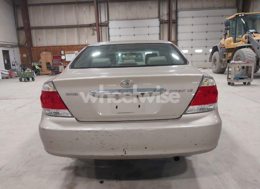 Photo 16 of 2005 Toyota Camry LE (VIN 4T1BE32K05U538560)