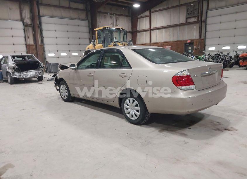 Photo 3 of 2005 Toyota Camry LE (VIN 4T1BE32K05U538560)