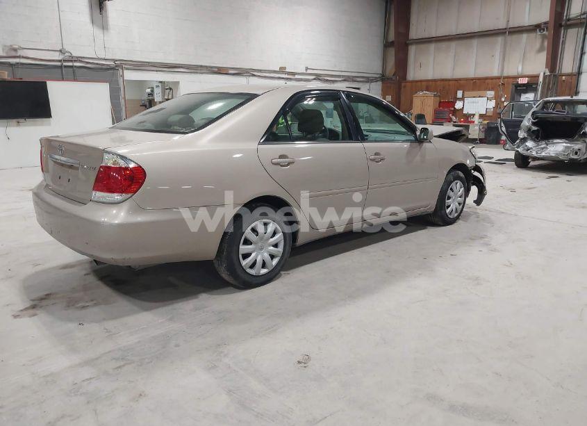 Photo 4 of 2005 Toyota Camry LE (VIN 4T1BE32K05U538560)