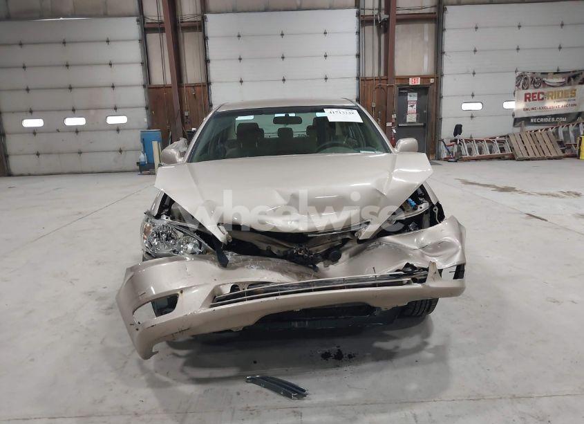 Photo 6 of 2005 Toyota Camry LE (VIN 4T1BE32K05U538560)
