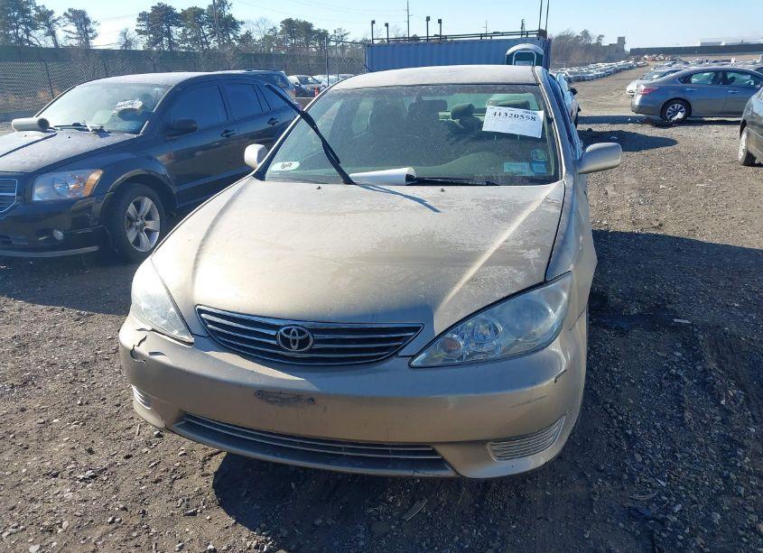 Photo 12 of 2005 Toyota Camry LE (VIN 4T1BE32K05U559036)