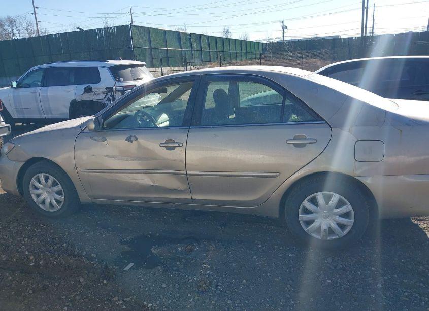 Photo 14 of 2005 Toyota Camry LE (VIN 4T1BE32K05U559036)