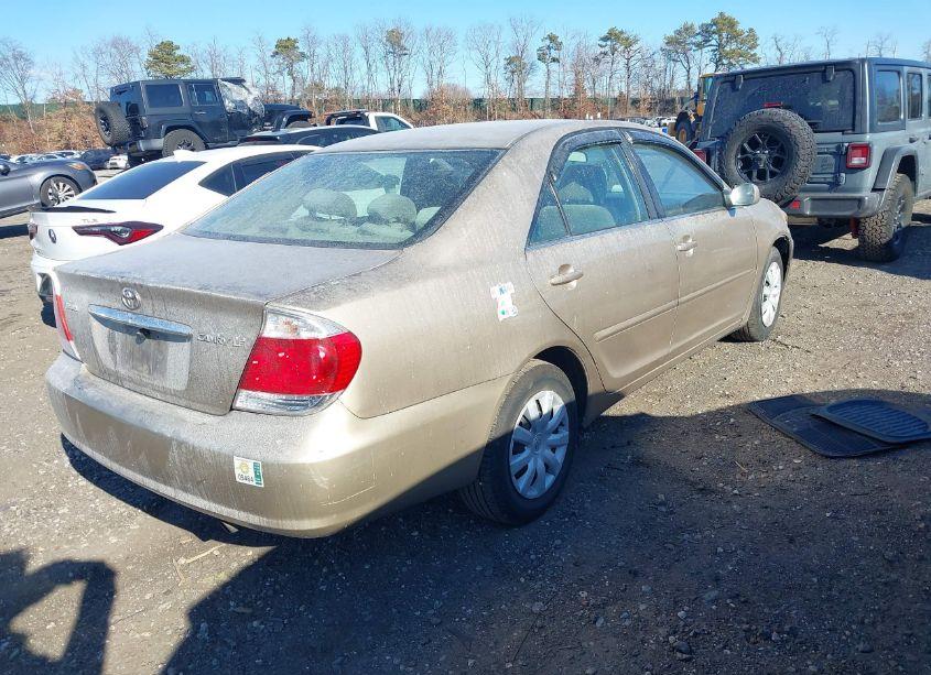 Photo 4 of 2005 Toyota Camry LE (VIN 4T1BE32K05U559036)