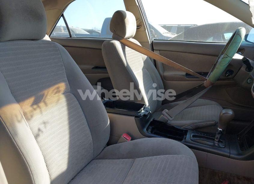 Photo 5 of 2005 Toyota Camry LE (VIN 4T1BE32K05U609496)
