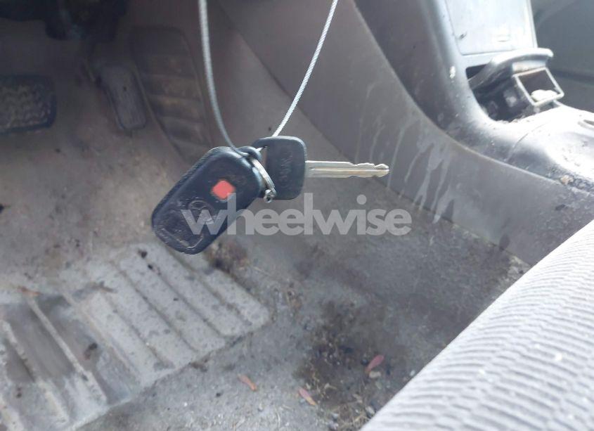 Photo 11 of 2005 Toyota Camry LE (VIN 4T1BE32K05U610924)