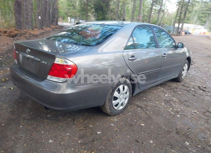 Photo 4 of 2005 Toyota Camry LE (VIN 4T1BE32K05U610924)
