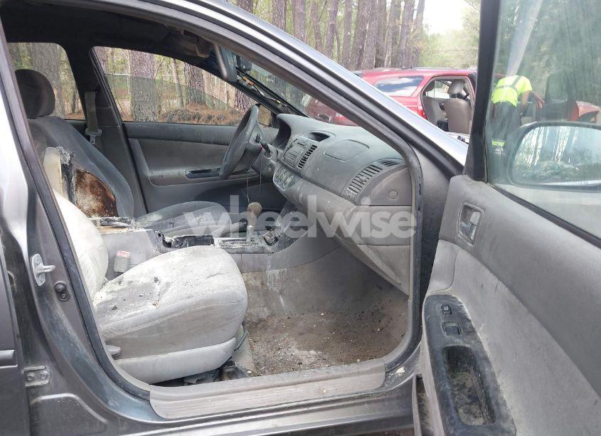 Photo 5 of 2005 Toyota Camry LE (VIN 4T1BE32K05U610924)