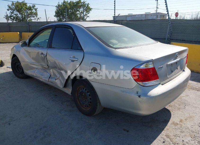 Photo 3 of 2005 Toyota Camry LE (VIN 4T1BE32K05U619297)