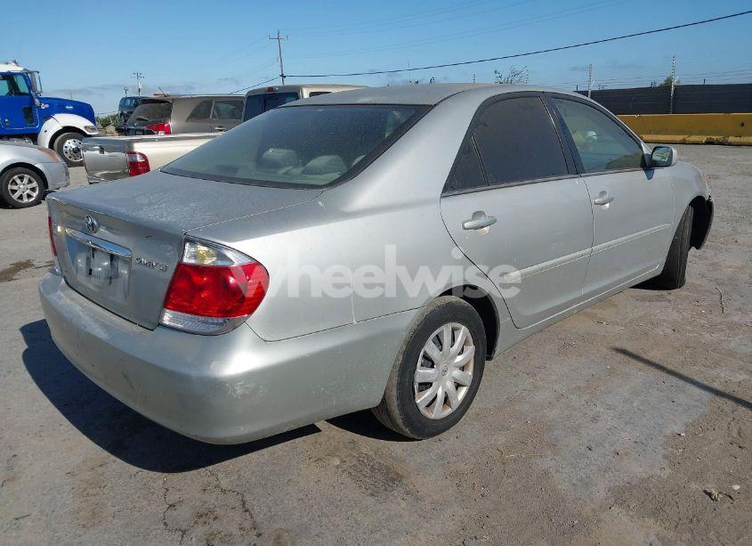 Photo 4 of 2005 Toyota Camry LE (VIN 4T1BE32K05U619297)