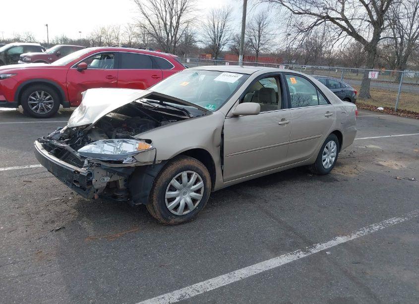 Photo 2 of 2005 Toyota Camry LE (VIN 4T1BE32K05U634706)