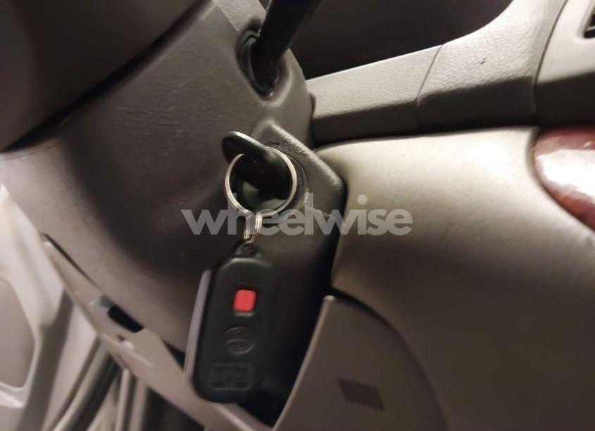 Photo 11 of 2005 Toyota Camry XLE (VIN 4T1BE32K05U942975)