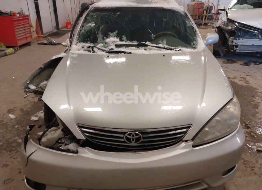 Photo 12 of 2005 Toyota Camry XLE (VIN 4T1BE32K05U942975)