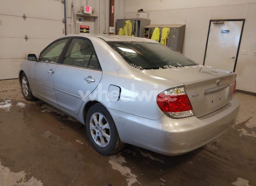 Photo 3 of 2005 Toyota Camry XLE (VIN 4T1BE32K05U942975)