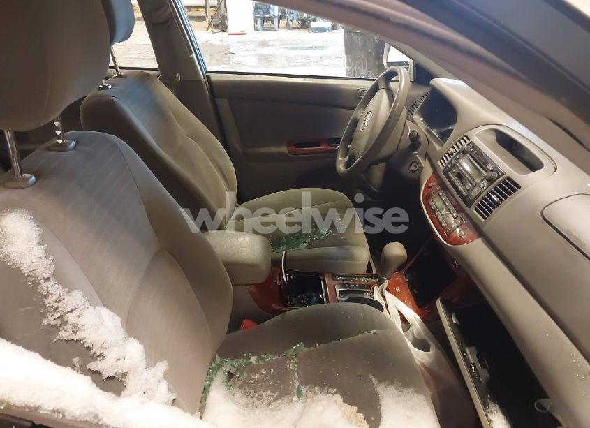 Photo 5 of 2005 Toyota Camry XLE (VIN 4T1BE32K05U942975)