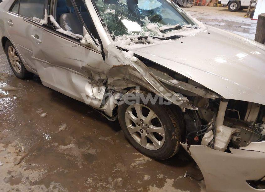 Photo 6 of 2005 Toyota Camry XLE (VIN 4T1BE32K05U942975)