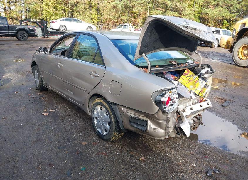 Photo 3 of 2005 Toyota Camry LE (VIN 4T1BE32K05U947920)