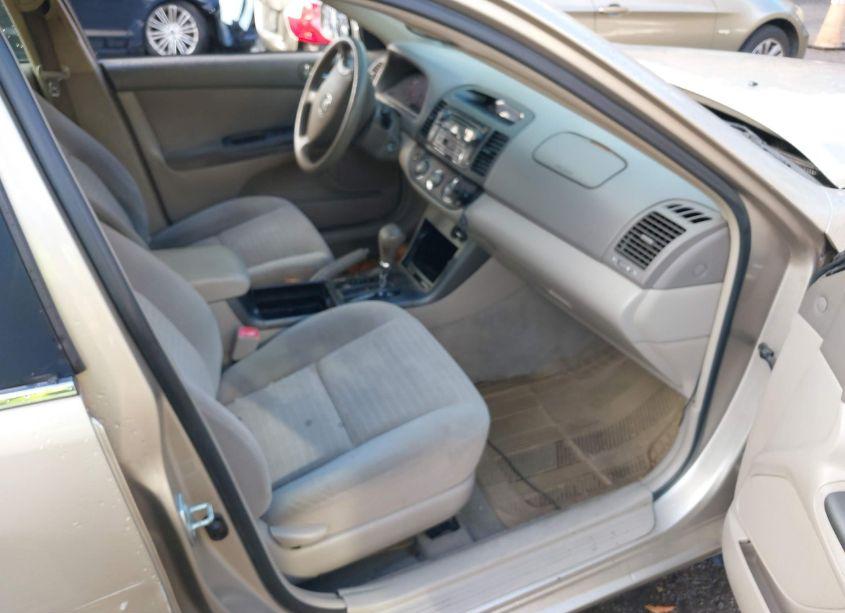 Photo 5 of 2005 Toyota Camry LE (VIN 4T1BE32K05U947920)