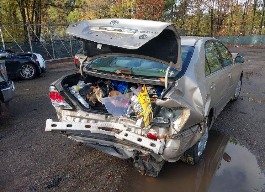 Photo 6 of 2005 Toyota Camry LE (VIN 4T1BE32K05U947920)