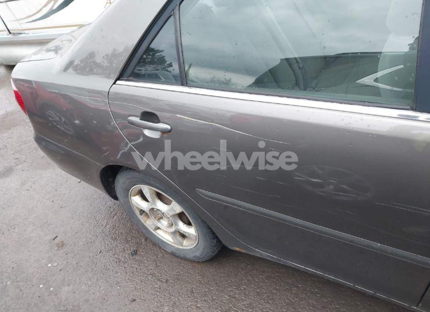 Photo 13 of 2005 Toyota Camry LE (VIN 4T1BE32K05U947996)