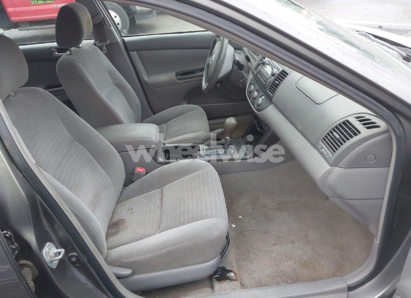Photo 5 of 2005 Toyota Camry LE (VIN 4T1BE32K05U947996)