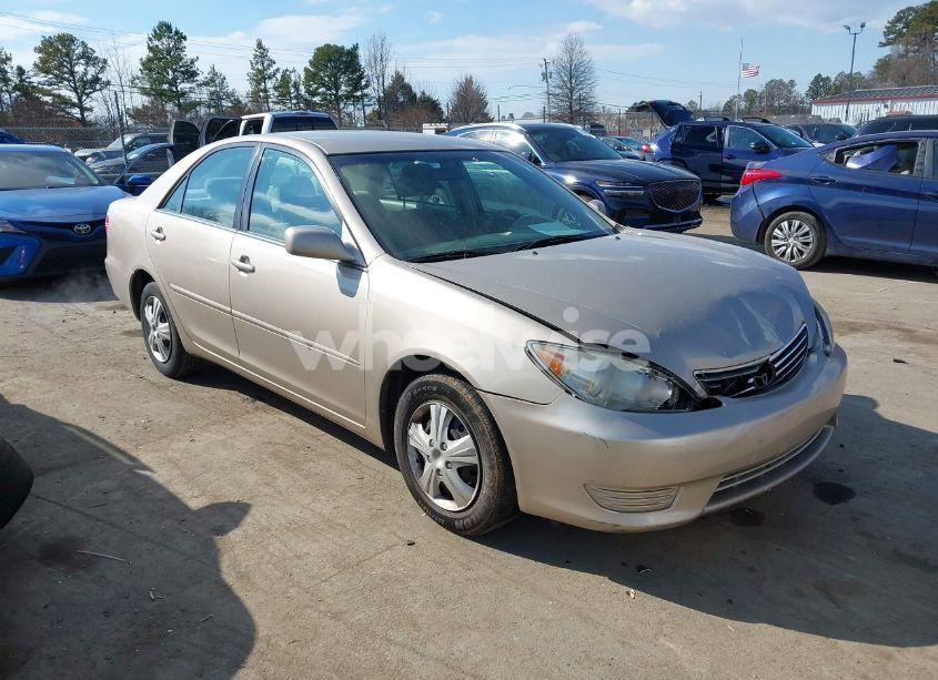 2005 Toyota Camry LE (VIN 4T1BE32K05U971019) main photo