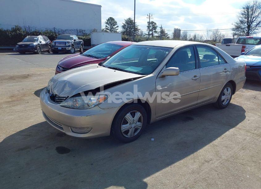 Photo 2 of 2005 Toyota Camry LE (VIN 4T1BE32K05U971019)