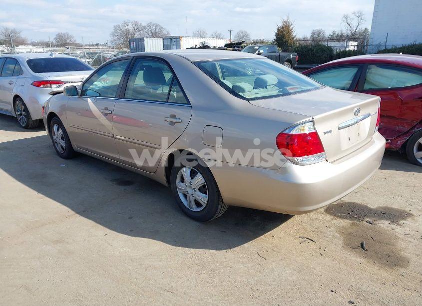Photo 3 of 2005 Toyota Camry LE (VIN 4T1BE32K05U971019)