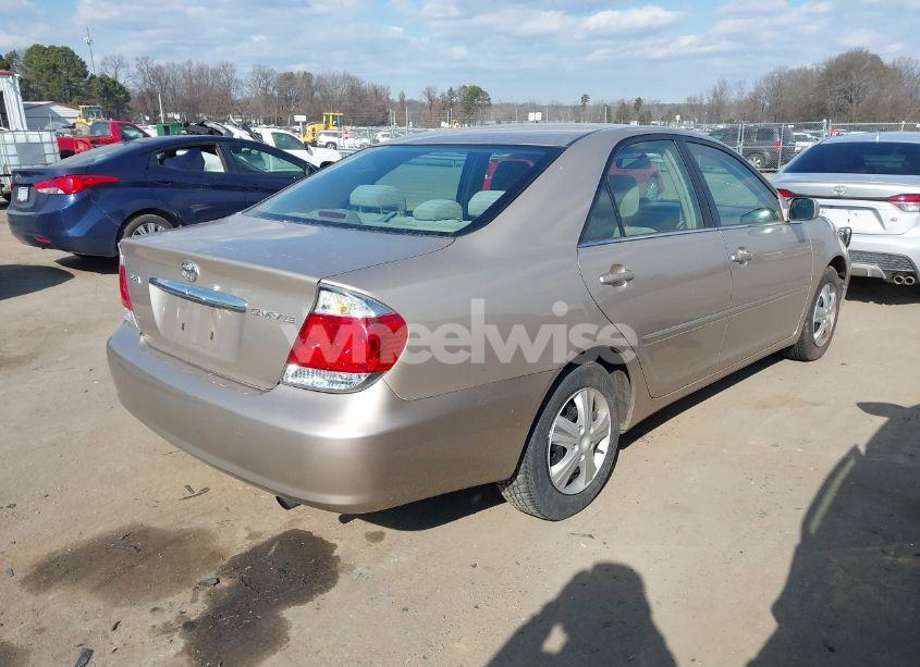 Photo 4 of 2005 Toyota Camry LE (VIN 4T1BE32K05U971019)