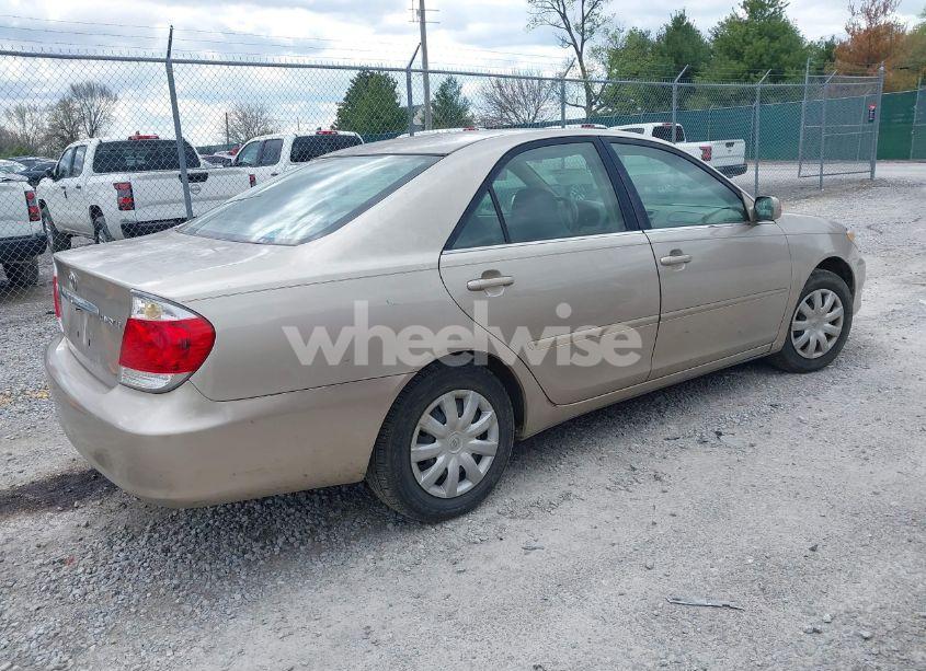 Photo 4 of 2005 Toyota Camry LE (VIN 4T1BE32K05U990413)