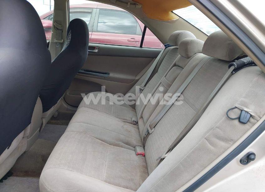 Photo 8 of 2005 Toyota Camry LE (VIN 4T1BE32K05U990413)