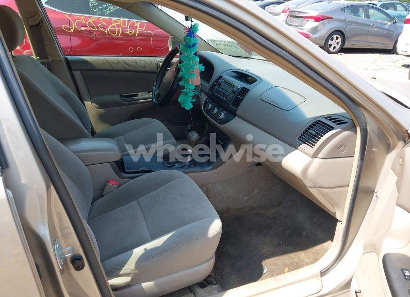 Photo 5 of 2006 Toyota Camry LE (VIN 4T1BE32K06U110943)