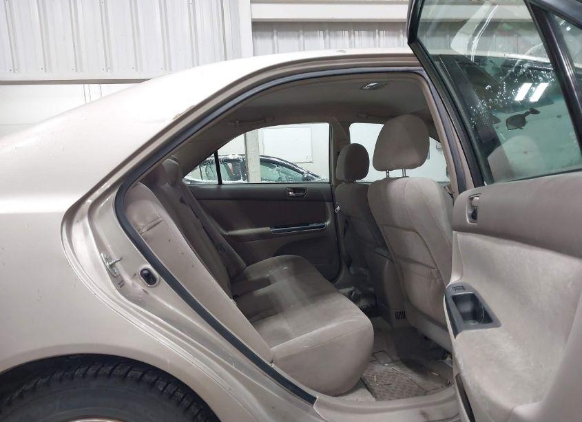 Photo 8 of 2006 Toyota Camry LE/XLE/SE (VIN 4T1BE32K06U132229)