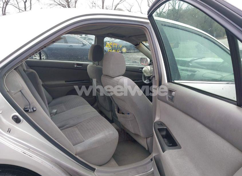 Photo 8 of 2006 Toyota Camry STD (VIN 4T1BE32K06U651913)