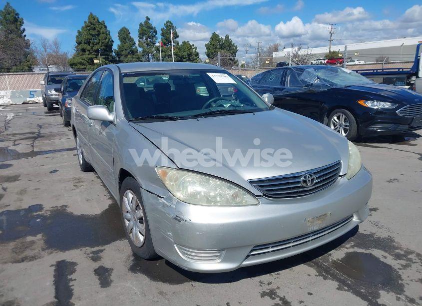2006 Toyota Camry LE (VIN 4T1BE32K06U698228) main photo
