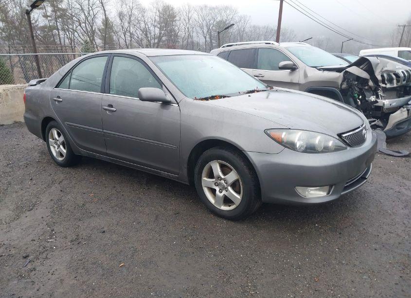 2006 Toyota Camry SE (VIN 4T1BE32K06U711981) main photo