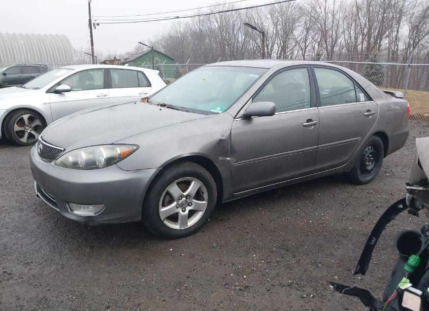 Photo 2 of 2006 Toyota Camry SE (VIN 4T1BE32K06U711981)