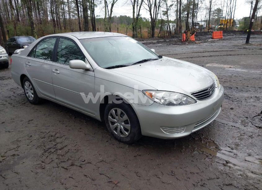 2006 Toyota Camry LE (VIN 4T1BE32K06U714010) main photo