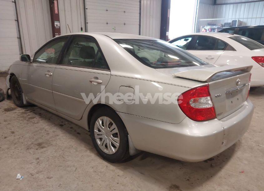Photo 3 of 2002 Toyota Camry LE (VIN 4T1BE32K12U058961)