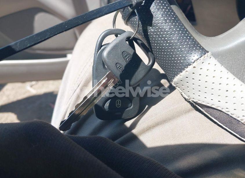 Photo 11 of 2002 Toyota Camry LE (VIN 4T1BE32K12U097081)