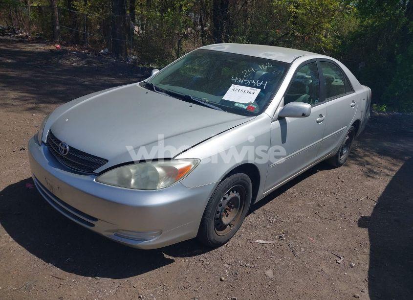 Photo 2 of 2002 Toyota Camry LE (VIN 4T1BE32K12U097081)