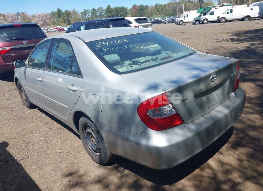 Photo 3 of 2002 Toyota Camry LE (VIN 4T1BE32K12U097081)