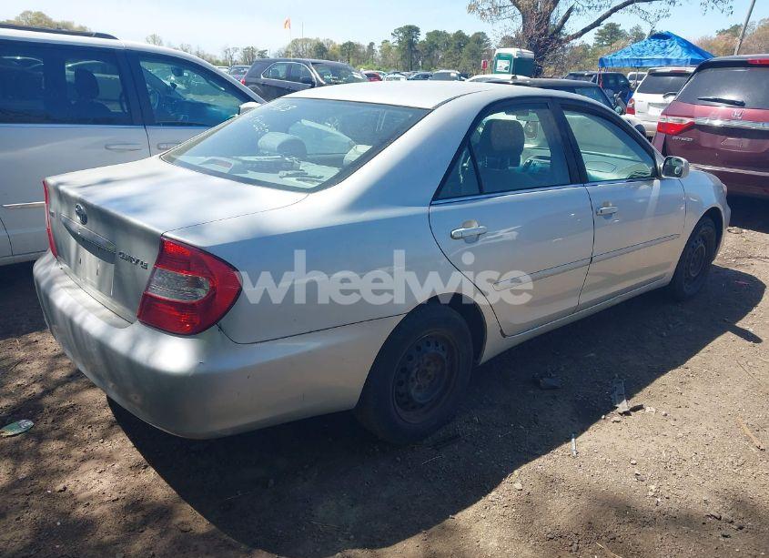 Photo 4 of 2002 Toyota Camry LE (VIN 4T1BE32K12U097081)
