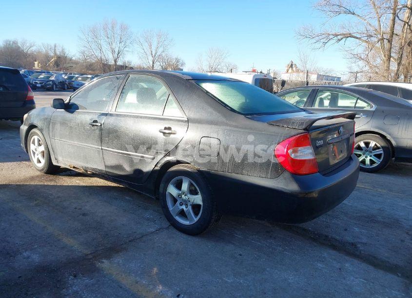 Photo 3 of 2002 Toyota Camry SE (VIN 4T1BE32K12U106989)