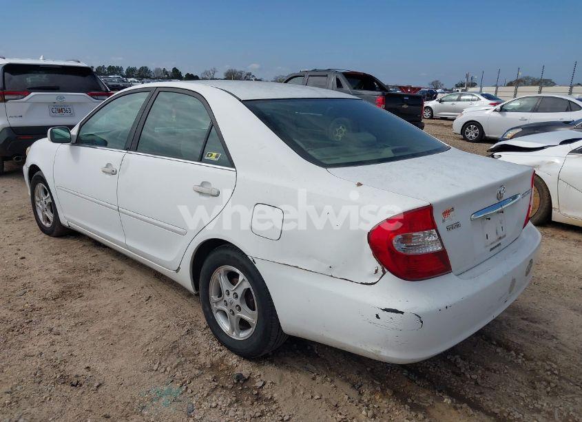 Photo 3 of 2002 Toyota Camry LE (VIN 4T1BE32K12U113005)