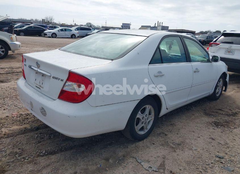 Photo 4 of 2002 Toyota Camry LE (VIN 4T1BE32K12U113005)