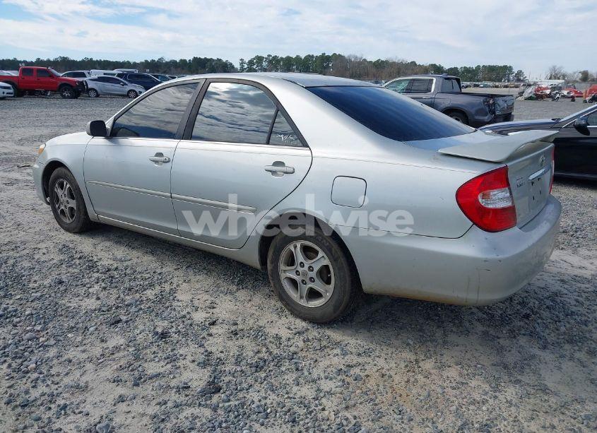 Photo 3 of 2002 Toyota Camry LE (VIN 4T1BE32K12U500878)