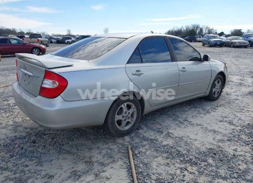 Photo 4 of 2002 Toyota Camry LE (VIN 4T1BE32K12U500878)