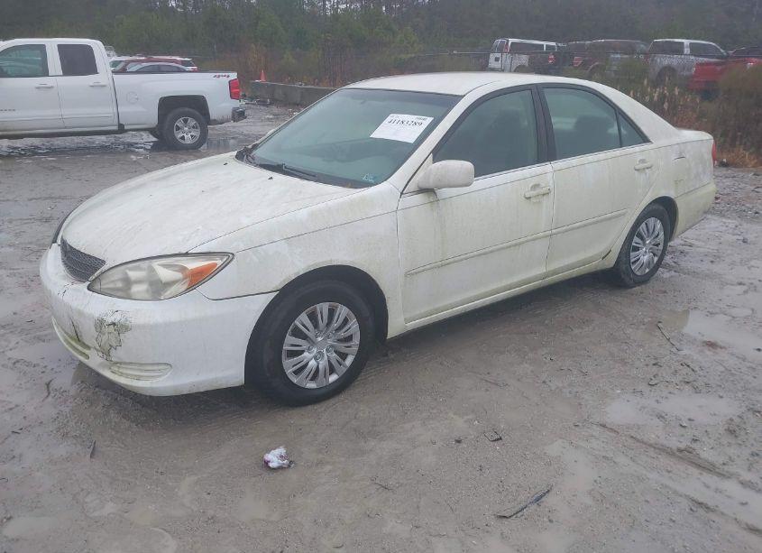 Photo 2 of 2002 Toyota Camry LE (VIN 4T1BE32K12U506258)