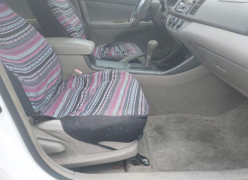 Photo 5 of 2002 Toyota Camry LE (VIN 4T1BE32K12U506258)