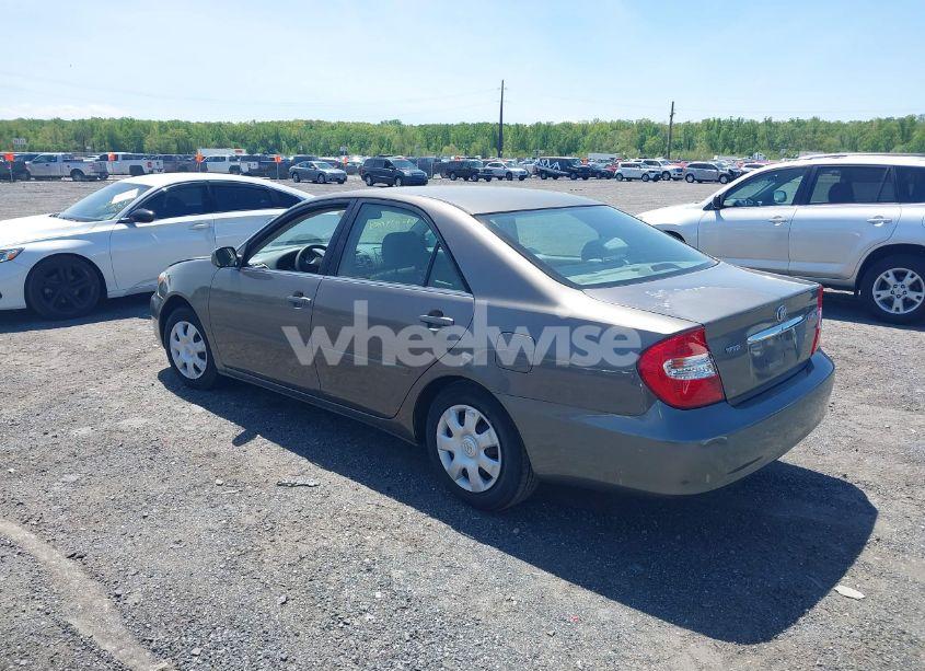 Photo 3 of 2002 Toyota Camry LE (VIN 4T1BE32K12U519477)